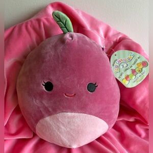 🍒8" Cherry Squishmallow!🍒